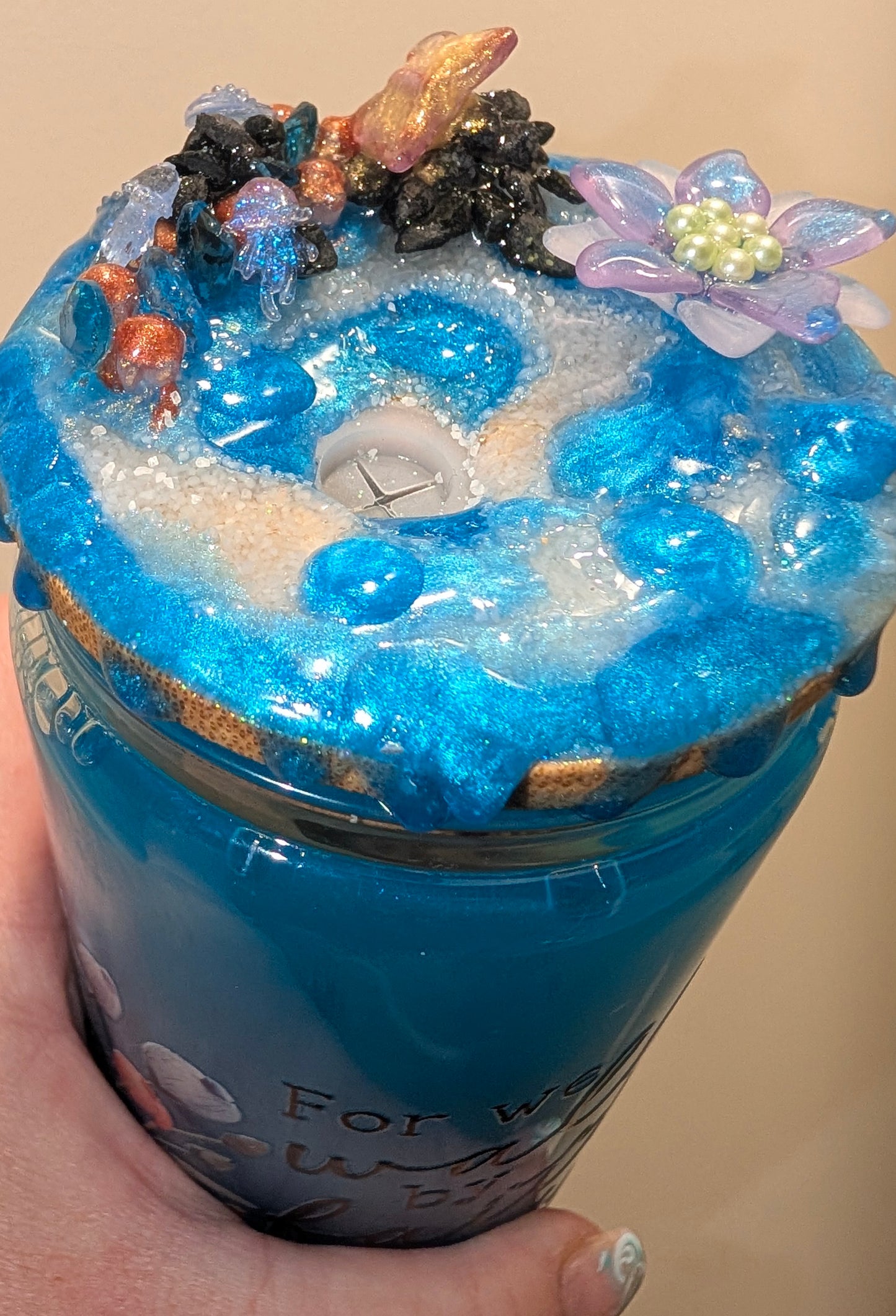 *25 oz Glass Beach Tumbler, Pink & blue flowers, For we walk by faith, not by sight. 2 Corinthians 5:7