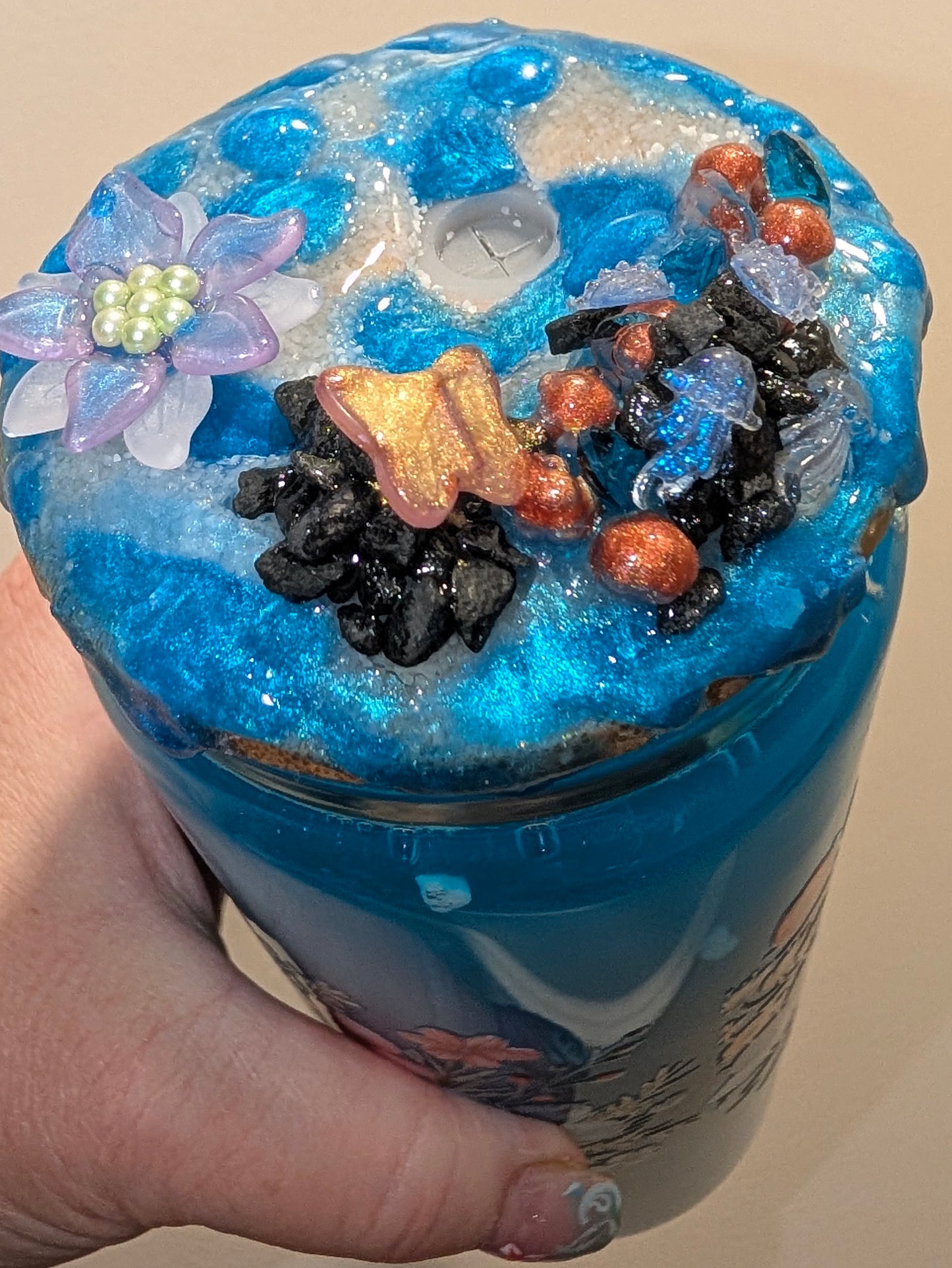 *25 oz Glass Beach Tumbler, Pink & blue flowers, For we walk by faith, not by sight. 2 Corinthians 5:7