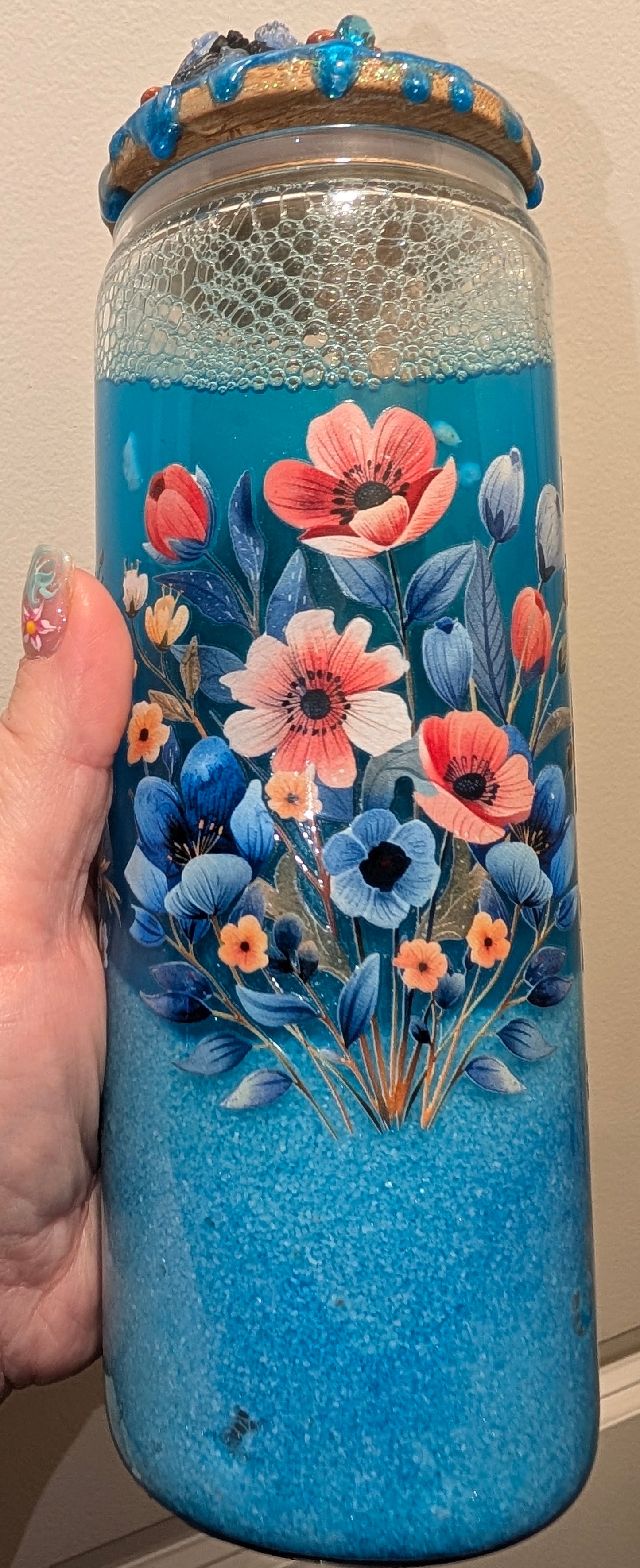 *25 oz Glass Beach Tumbler, Pink & blue flowers, For we walk by faith, not by sight. 2 Corinthians 5:7
